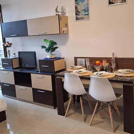 Apartment мм комплекс студиа ,,роза,, *